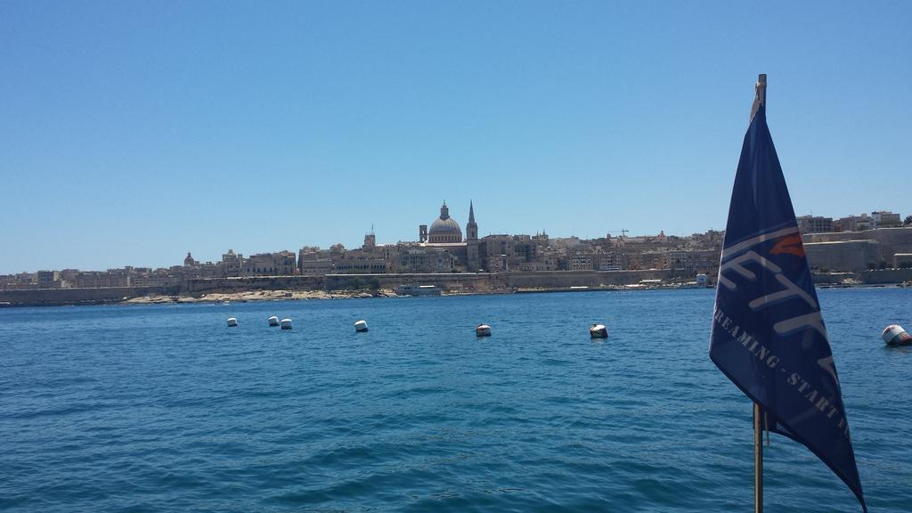 Boat Ms Cutty Jean Hotell Sliema Eksteriør bilde